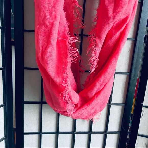 BP pink infinity fringe scarf NWT One size - Picture 6 of 6